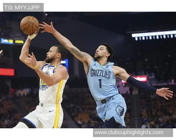 勇士与灰熊激战回顾全场精彩瞬间与关键时刻分析 勇士与灰熊激战回顾全场精彩瞬间与关键时刻分析